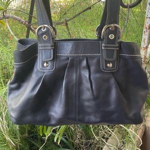 Vintage Coach leather purse. Black. In perfect condition